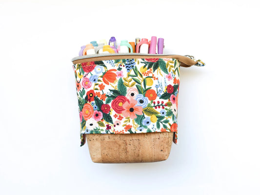 Garden Party Slide pouch - Rifle paper co
