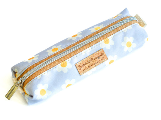 Daisies in Blue Boxy Pouch