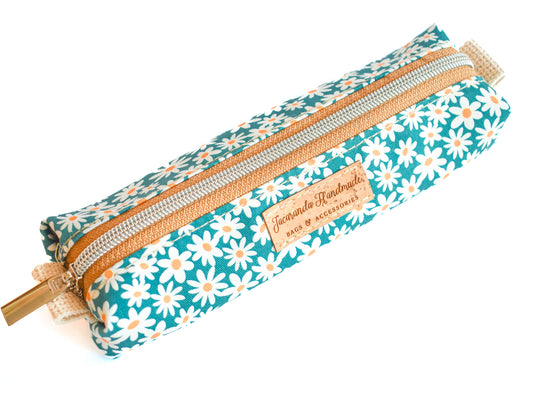 Groovy Daisies Boxy Pouch