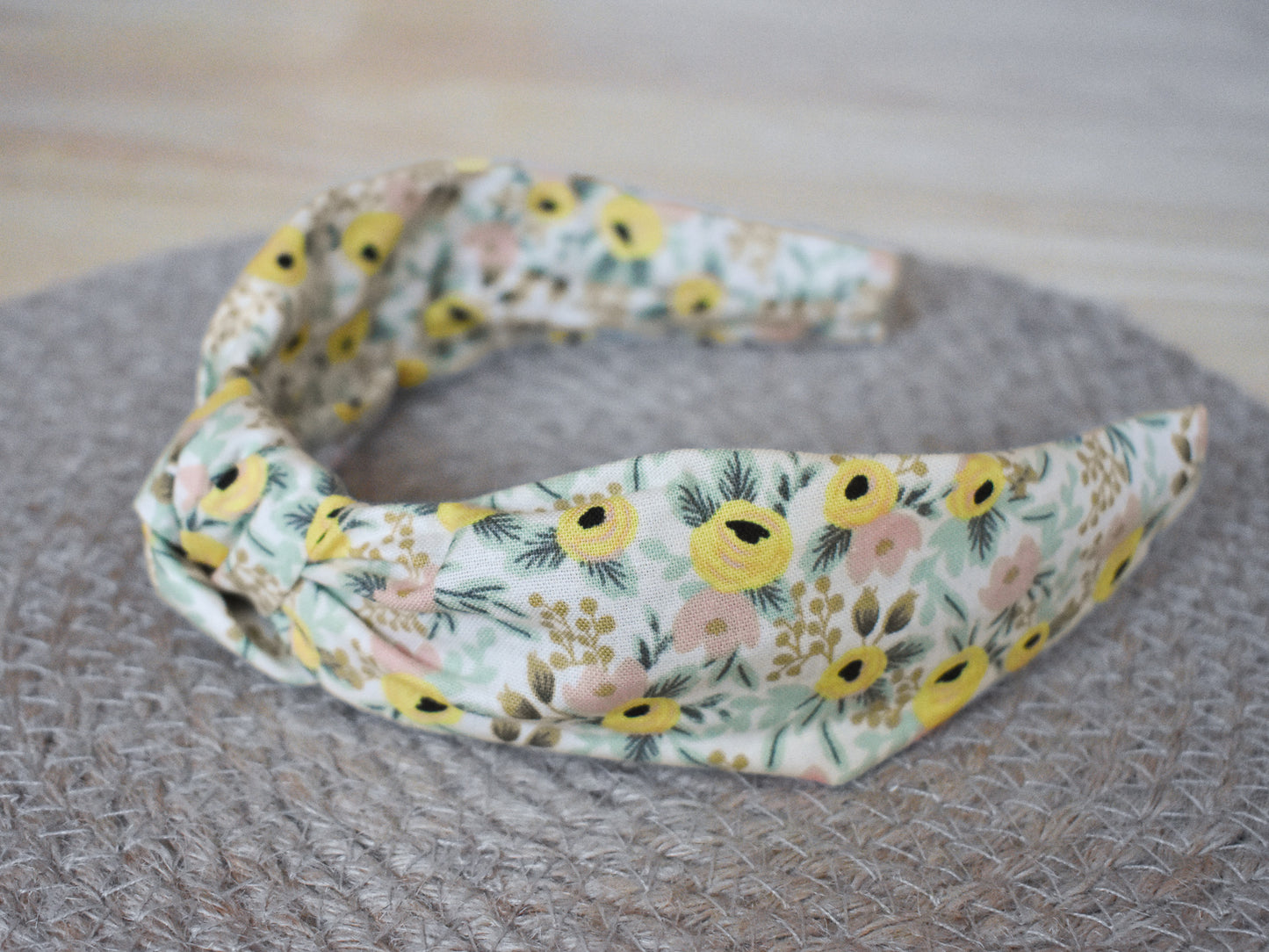 Top knot headband - Rosa in yellow