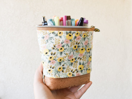 Rosa in Blush Slide pouch - Rifle paper co